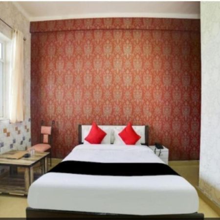 Sudhir Hotel & Banquet, סוניפאט מראה חיצוני תמונה