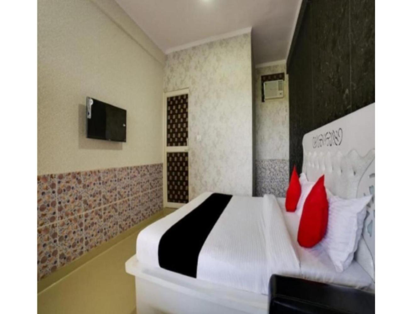 Sudhir Hotel & Banquet, סוניפאט מראה חיצוני תמונה