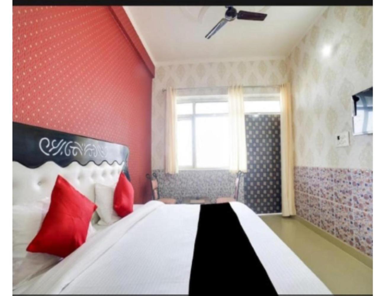 Sudhir Hotel & Banquet, סוניפאט מראה חיצוני תמונה