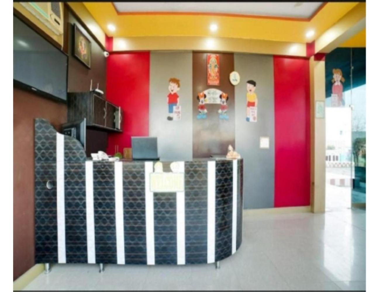 Sudhir Hotel & Banquet, סוניפאט מראה חיצוני תמונה